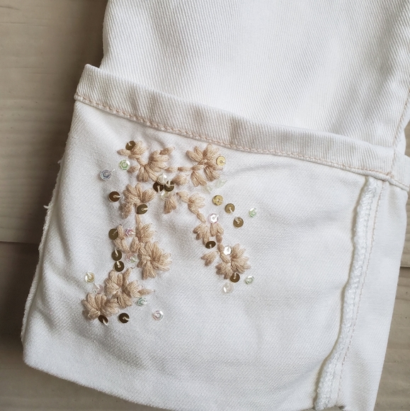 Limited Too White Denim Embroidered Cuffed Capri Pants - Picture 7 of 16